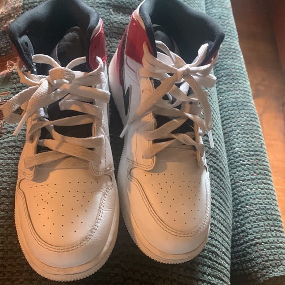 J's - Picture 2 of 5